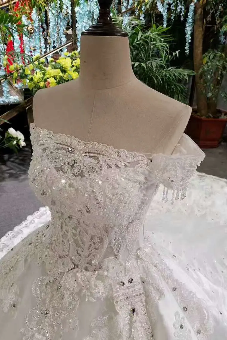 2024 Luxurious Satin Wedding Dresses Lace Up Boat Neck With Appliques And Sequins