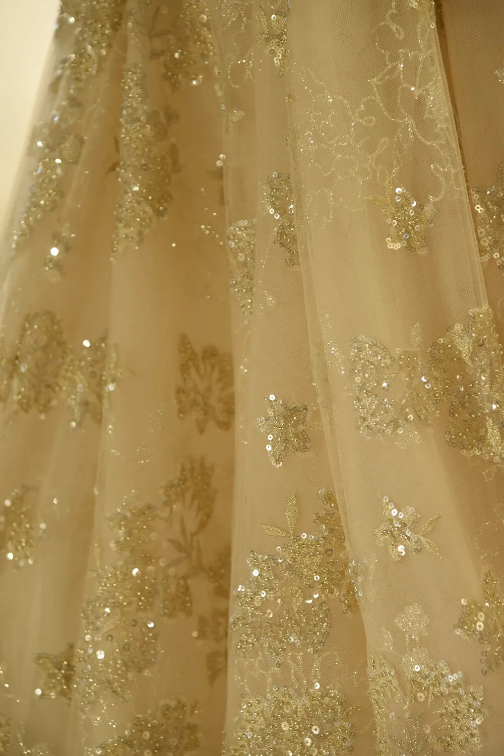 Amazing Princess Lace-up Sparkly Beading Tulle Ivory Princess Wedding Dress