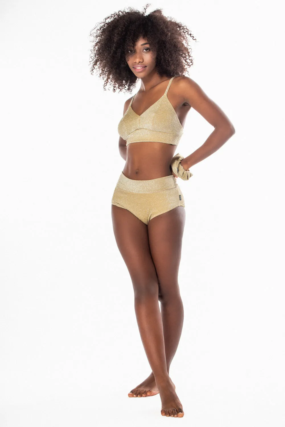 Cyra gold pole top