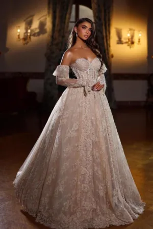 Elegant Champagne Sweetheart Sleeveless Beaded Lace Princess Ball Gown Wedding Dresses