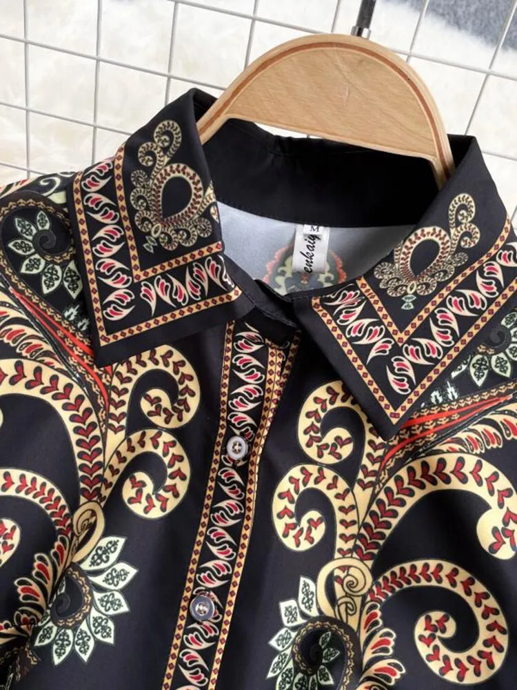Fashionable women's blouse printed with lantern sleeves